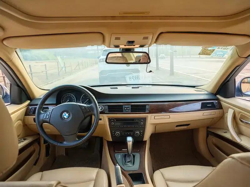 BMW 3 Series 2012 320i Fashion Edition — миниатюра 11