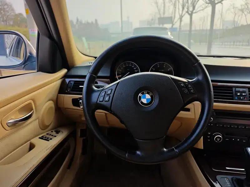 BMW 3 Series 2012 320i Fashion Edition — миниатюра 12