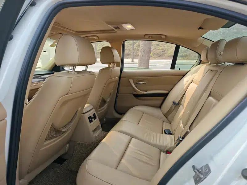 BMW 3 Series 2012 320i Fashion Edition — миниатюра 15