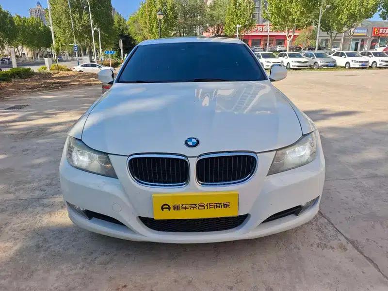 BMW 3 Series 2011 318i Leading Edition — миниатюра 2