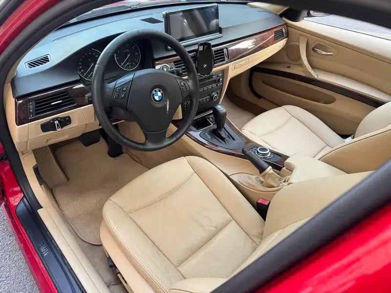 BMW 3 Series 2011 320i Fashion Edition — миниатюра 11