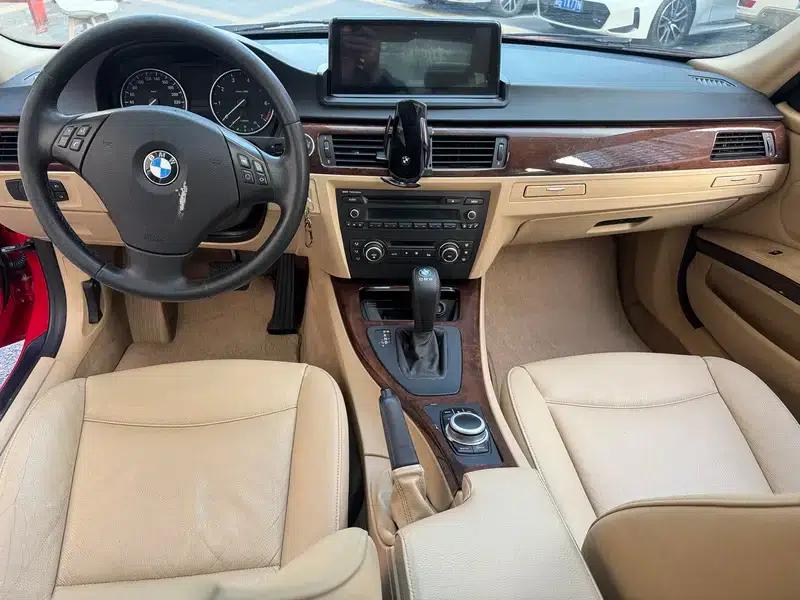 BMW 3 Series 2011 320i Fashion Edition — миниатюра 8