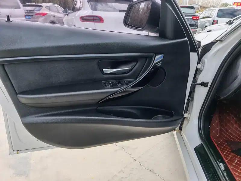 BMW 3 Series 2018 320Li Fashion Edition — миниатюра 15