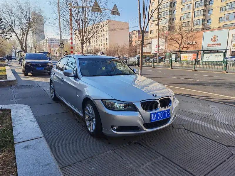 BMW 3 Series 2010 325i Luxury — миниатюра 3