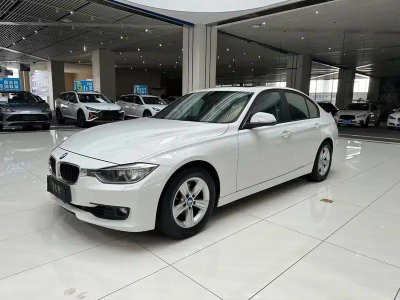 BMW 3 Series 2013 320i Fashion Edition — миниатюра 1