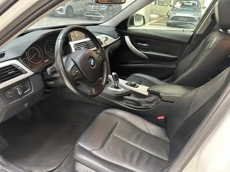 BMW 3 Series 2013 320i Fashion Edition — миниатюра 8