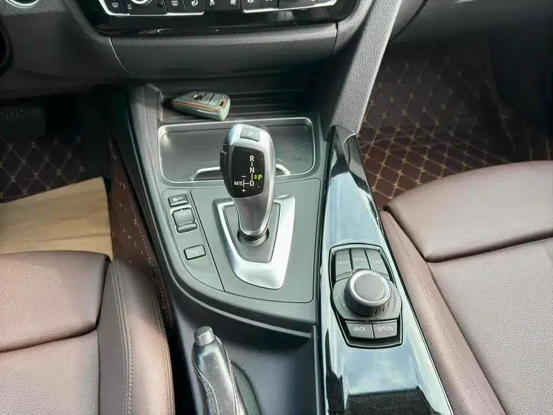 BMW 3 Series 2019 320Li Fashion Edition — миниатюра 16