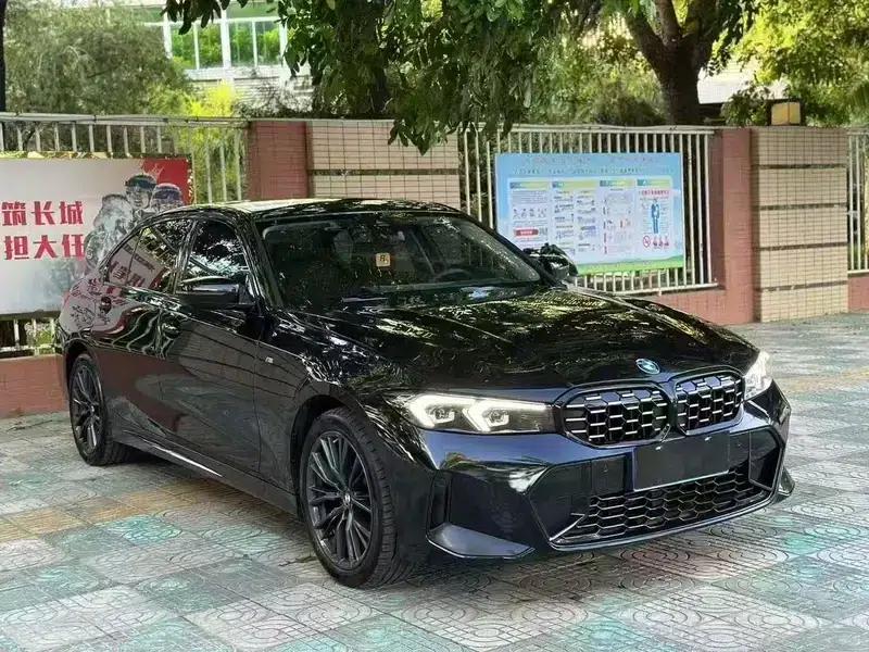 2023 BMW 3 Series 325i M Sport Shadow Edition — миниатюра 3