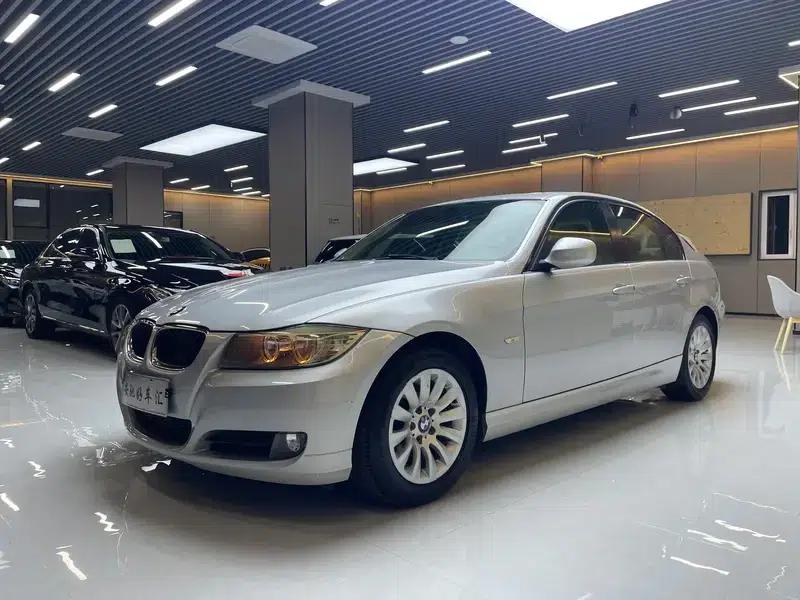 BMW 3 Series 2009 318i Leading Edition — миниатюра 1