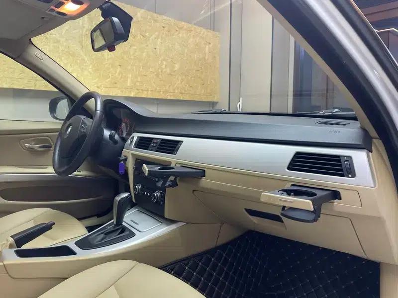 BMW 3 Series 2009 318i Leading Edition — миниатюра 18