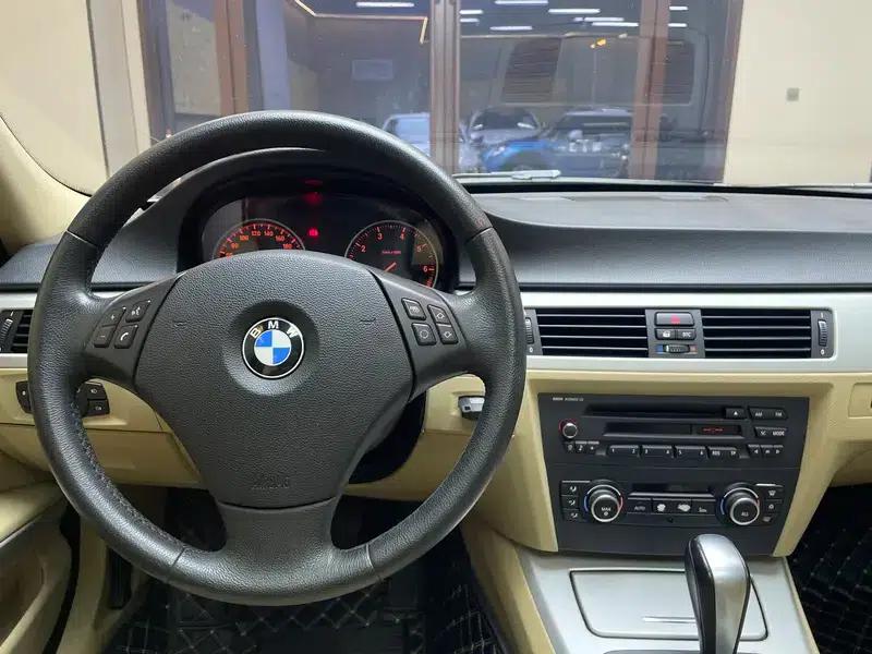 BMW 3 Series 2009 318i Leading Edition — миниатюра 20