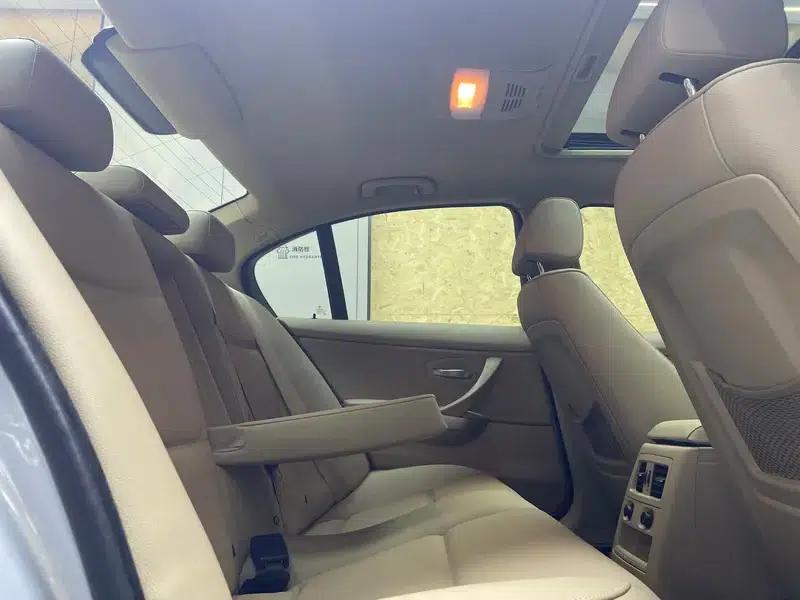 BMW 3 Series 2009 318i Leading Edition — миниатюра 23