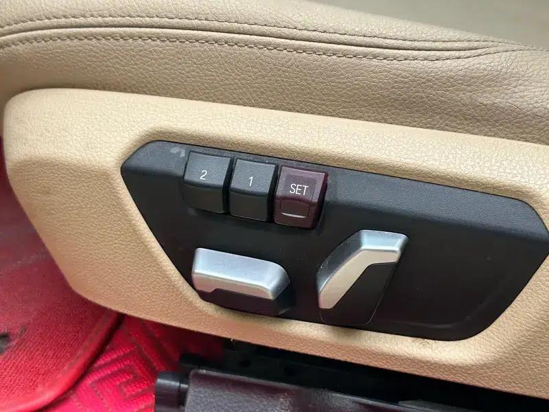 2016 BMW 3 Series 316Li Fashion Edition — миниатюра 14
