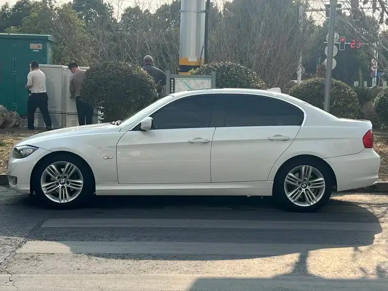 2012 BMW 3 Series 320i Luxury — миниатюра 4