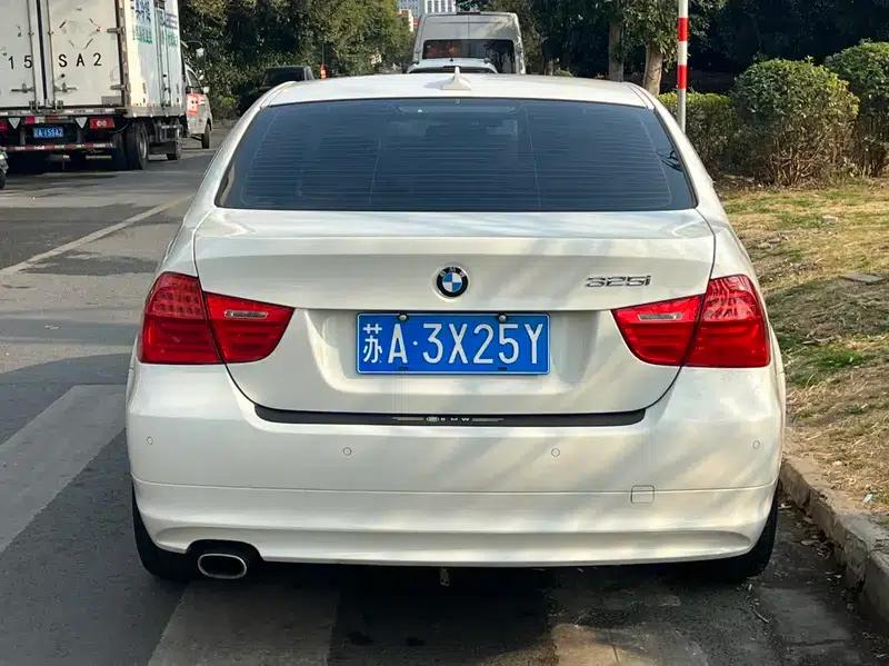 2012 BMW 3 Series 320i Luxury — миниатюра 6