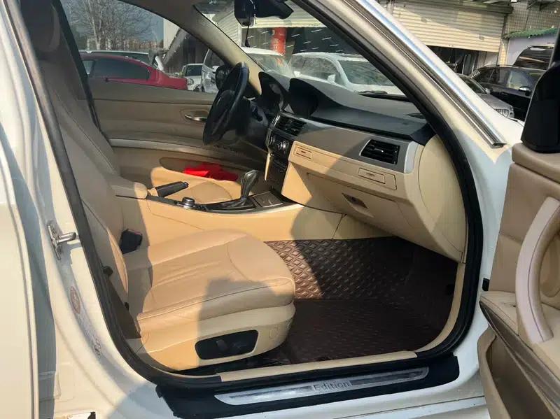 2012 BMW 3 Series 320i Luxury — миниатюра 8