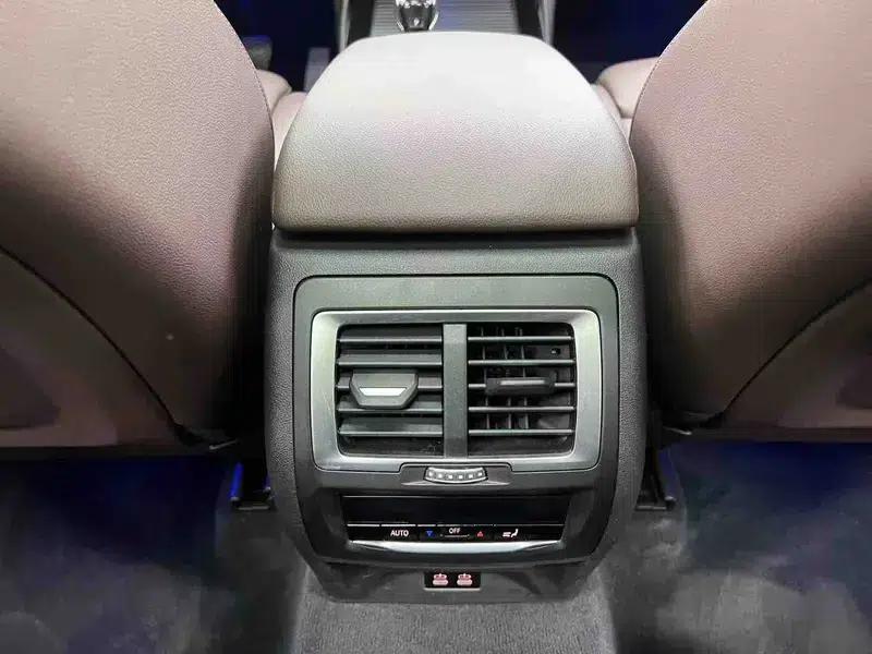 BMW X3 2022 xDrive30i Luxury M Sport Package — миниатюра 11