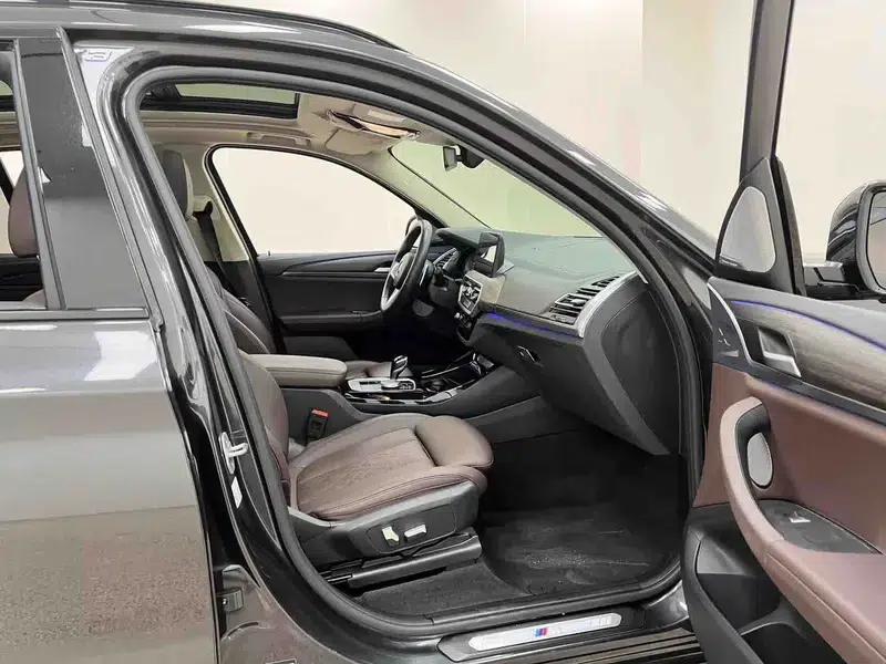BMW X3 2022 xDrive30i Luxury M Sport Package — миниатюра 26