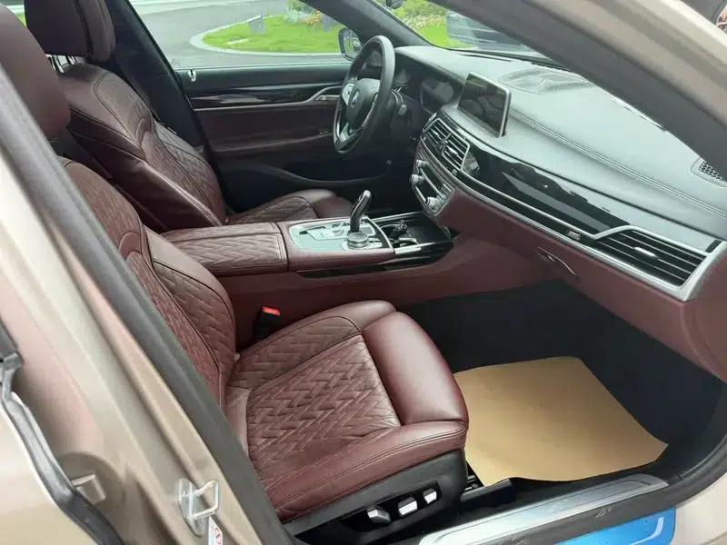 2019 BMW 7 Series 740Li xDrive Executive M Sport Package — миниатюра 17