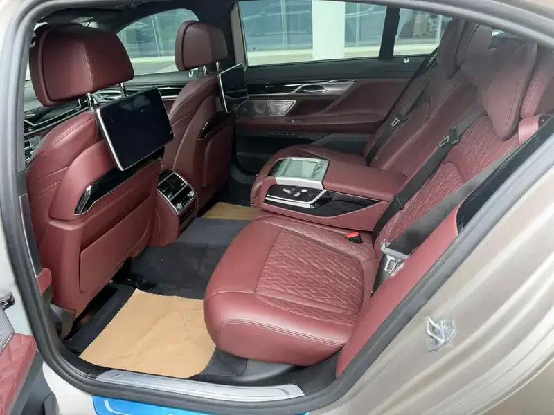 2019 BMW 7 Series 740Li xDrive Executive M Sport Package — миниатюра 18