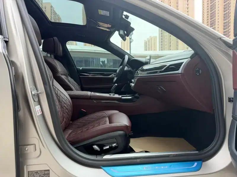 2019 BMW 7 Series 740Li xDrive Executive M Sport Package — миниатюра 10