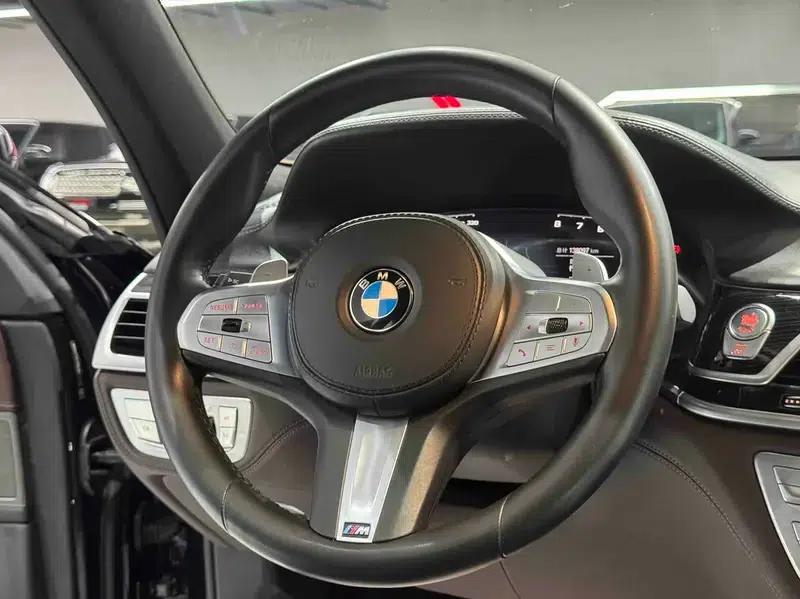 2019 BMW 7 Series 740Li Leading Edition M Sport Package — миниатюра 16