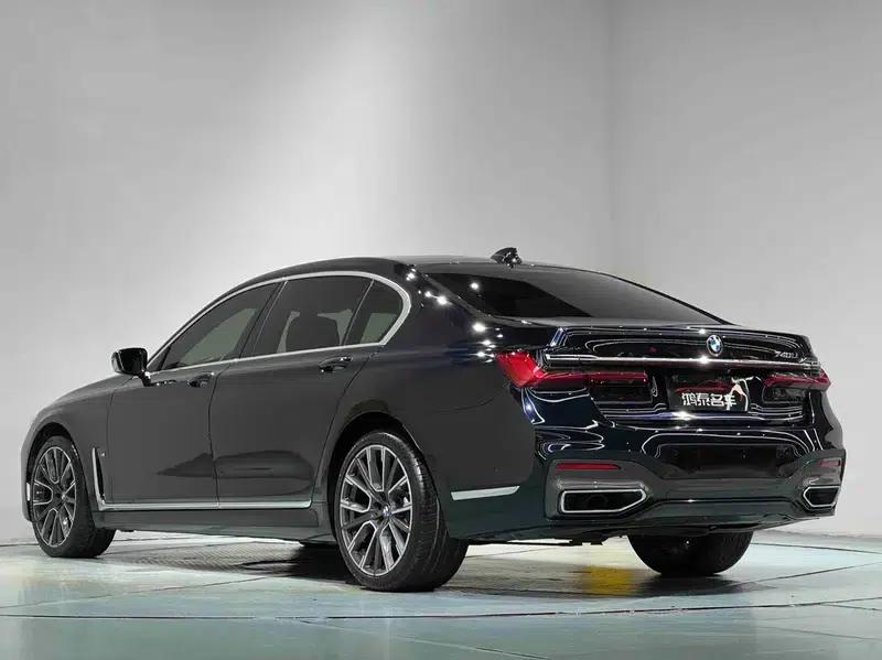2019 BMW 7 Series 740Li Leading Edition M Sport Package — миниатюра 5