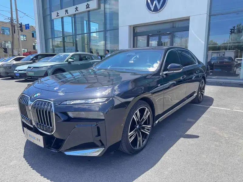 2023 BMW 7 Series 740Li Luxury M Sport Package — миниатюра 1