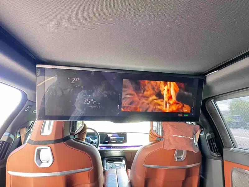 2023 BMW 7 Series 740Li Luxury M Sport Package — миниатюра 11