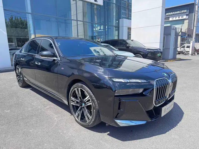 2023 BMW 7 Series 740Li Luxury M Sport Package — миниатюра 3