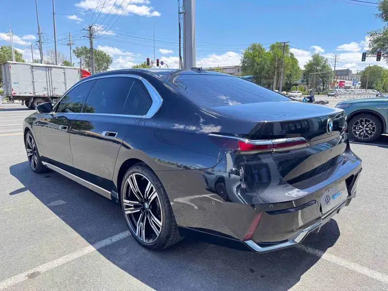 2023 BMW 7 Series 740Li Luxury M Sport Package — миниатюра 4