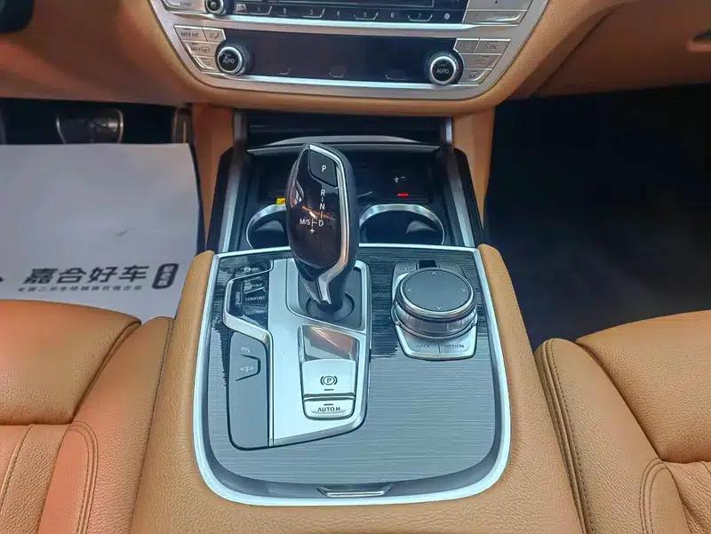 2018 BMW 7 Series 730Li Leading Edition M Sport Package — миниатюра 15