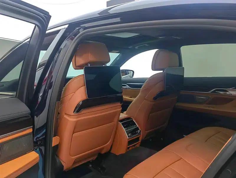 2018 BMW 7 Series 730Li Leading Edition M Sport Package — миниатюра 22
