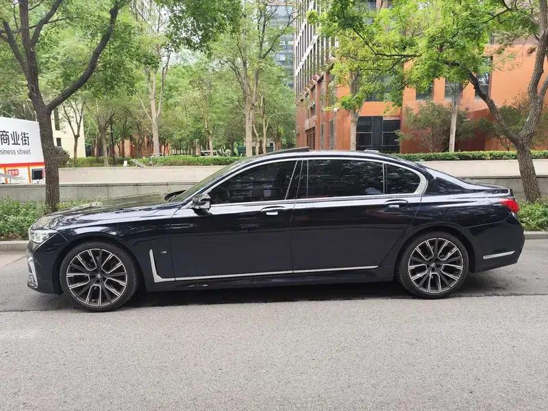 2021 BMW 7 Series 740Li Leading Edition M Sport Package — миниатюра 3