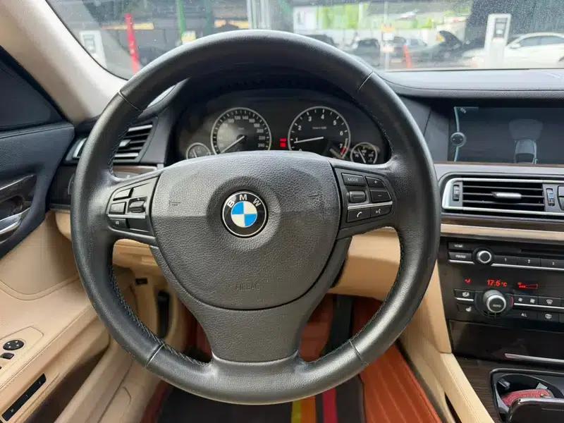 2011 BMW 7 Series 730Li Elegant Edition — миниатюра 14