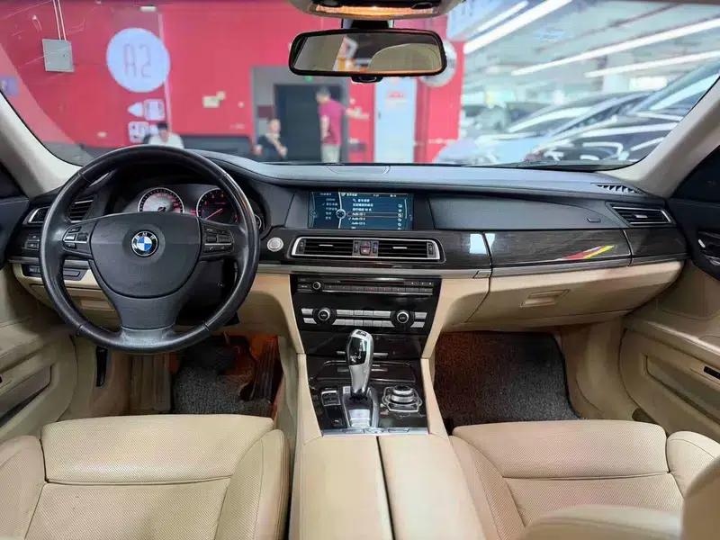 BMW 7 Series 2009 740Li Premium — миниатюра 8