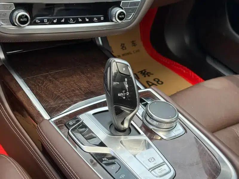 2017 BMW 7 Series 740Li xDrive Luxury — миниатюра 13