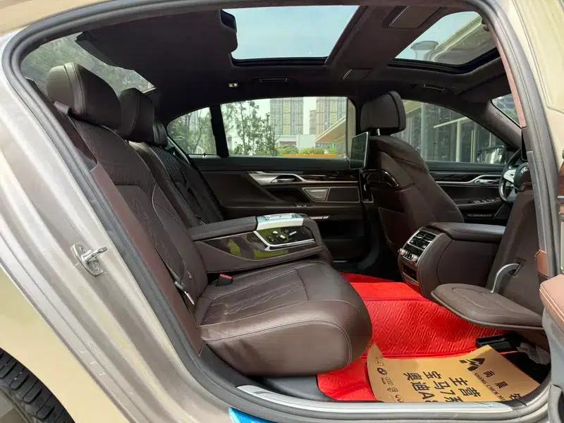 2017 BMW 7 Series 740Li xDrive Luxury — миниатюра 17