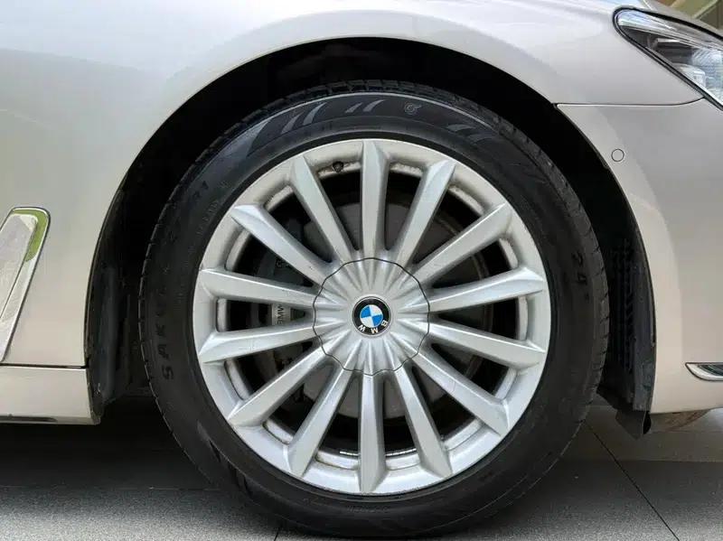 2017 BMW 7 Series 740Li xDrive Luxury — миниатюра 8