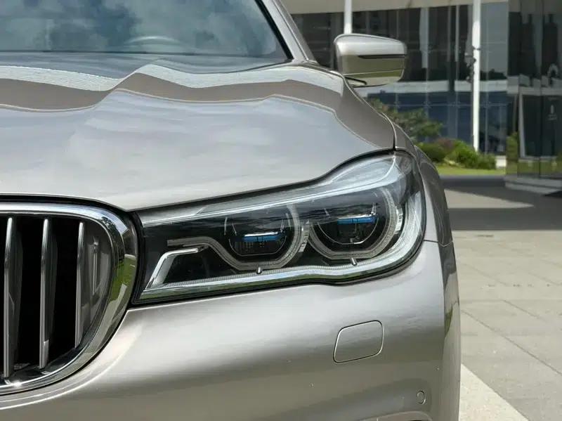 2017 BMW 7 Series 740Li xDrive Luxury — миниатюра 9