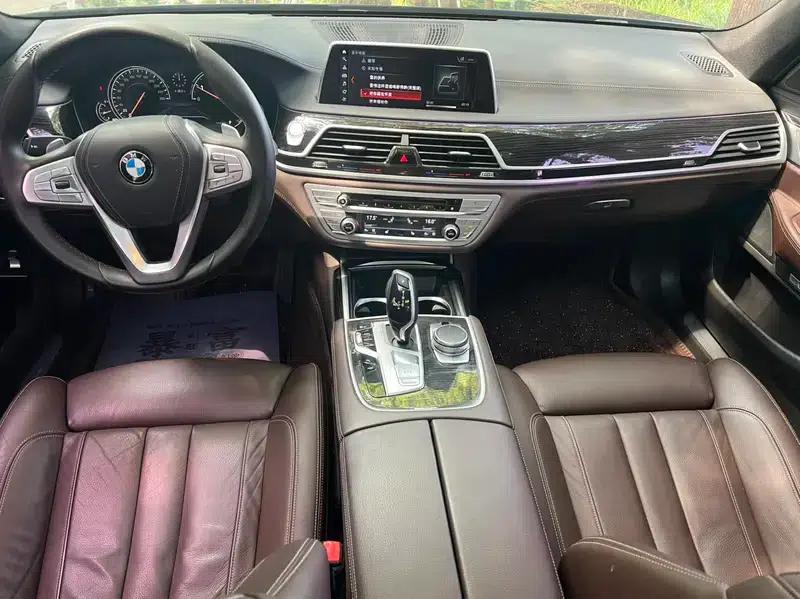 2018 BMW 7 Series 730Li Leading Edition M Sport Package — миниатюра 16