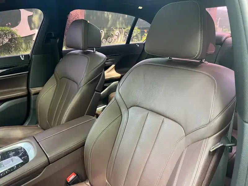 2018 BMW 7 Series 730Li Leading Edition M Sport Package — миниатюра 17