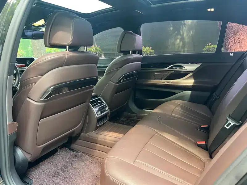 2018 BMW 7 Series 730Li Leading Edition M Sport Package — миниатюра 19
