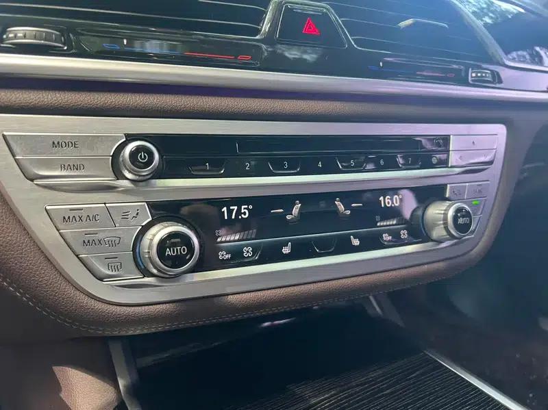 2018 BMW 7 Series 730Li Leading Edition M Sport Package — миниатюра 8
