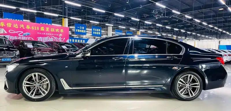 2018 BMW 7 Series 730Li Leading Edition M Sport Package — миниатюра 3
