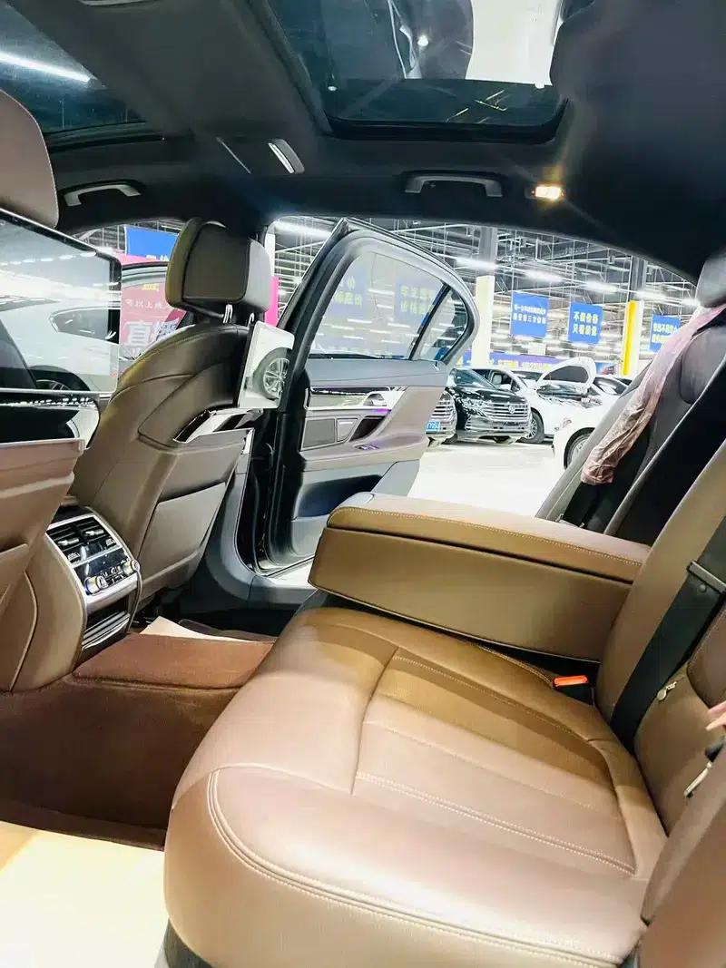 2018 BMW 7 Series 730Li Leading Edition M Sport Package — миниатюра 6