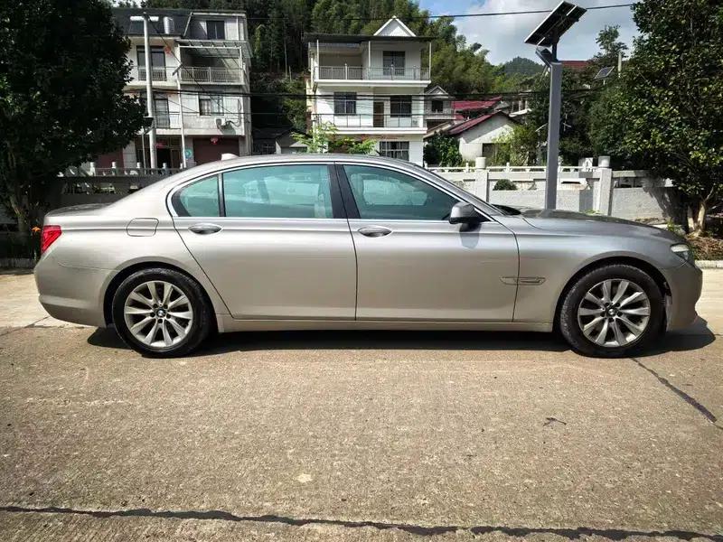 BMW 7 Series 2009 730Li Leading Edition — миниатюра 5