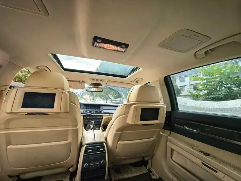 BMW 7 Series 2009 730Li Leading Edition — миниатюра 6