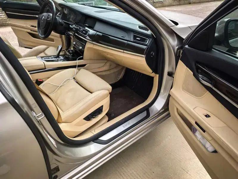 BMW 7 Series 2009 730Li Leading Edition — миниатюра 7