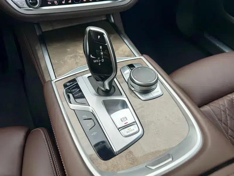 2019 BMW 7 Series 740Li Leading Luxury Package — миниатюра 16
